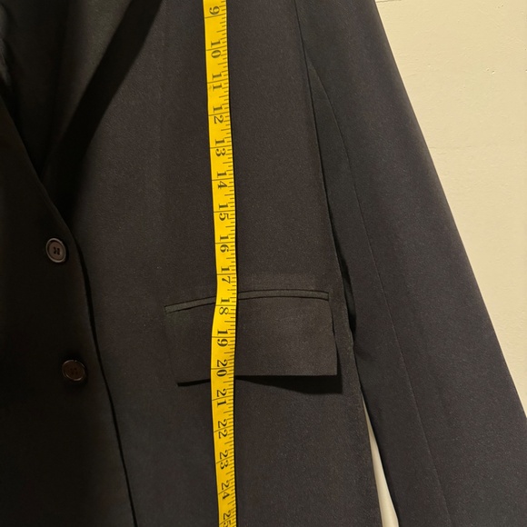 Black plus size Power suit! Size 16/18 - Picture 2 of 4